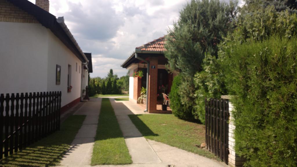 Sobe Rooms Szobak Zimmer Kis Palic Exterior photo