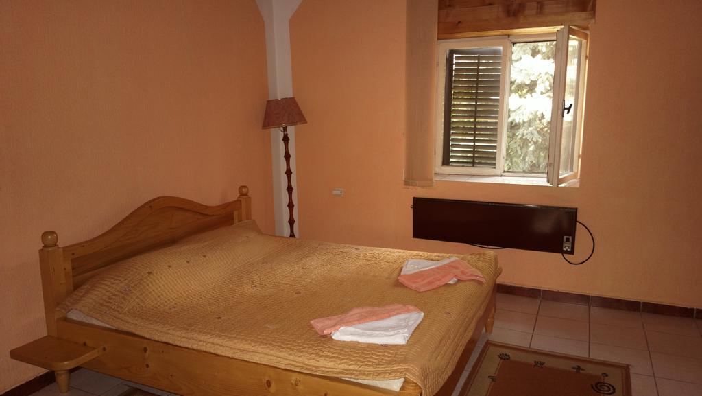 Sobe Rooms Szobak Zimmer Kis Palic Room photo