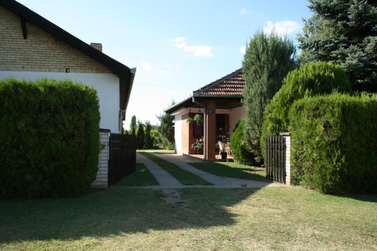 Sobe Rooms Szobak Zimmer Kis Palic Exterior photo